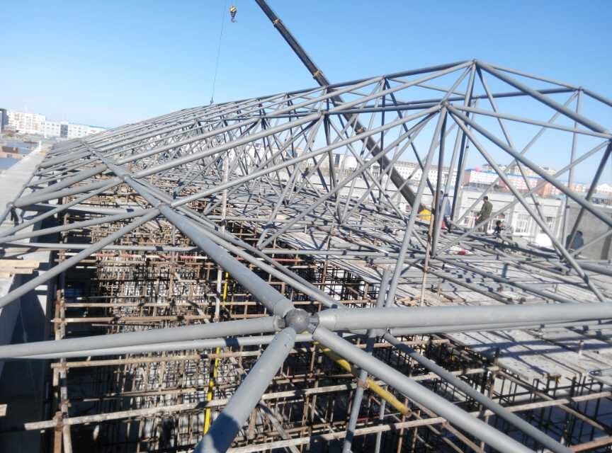 松滋商贸城屋顶网架工程